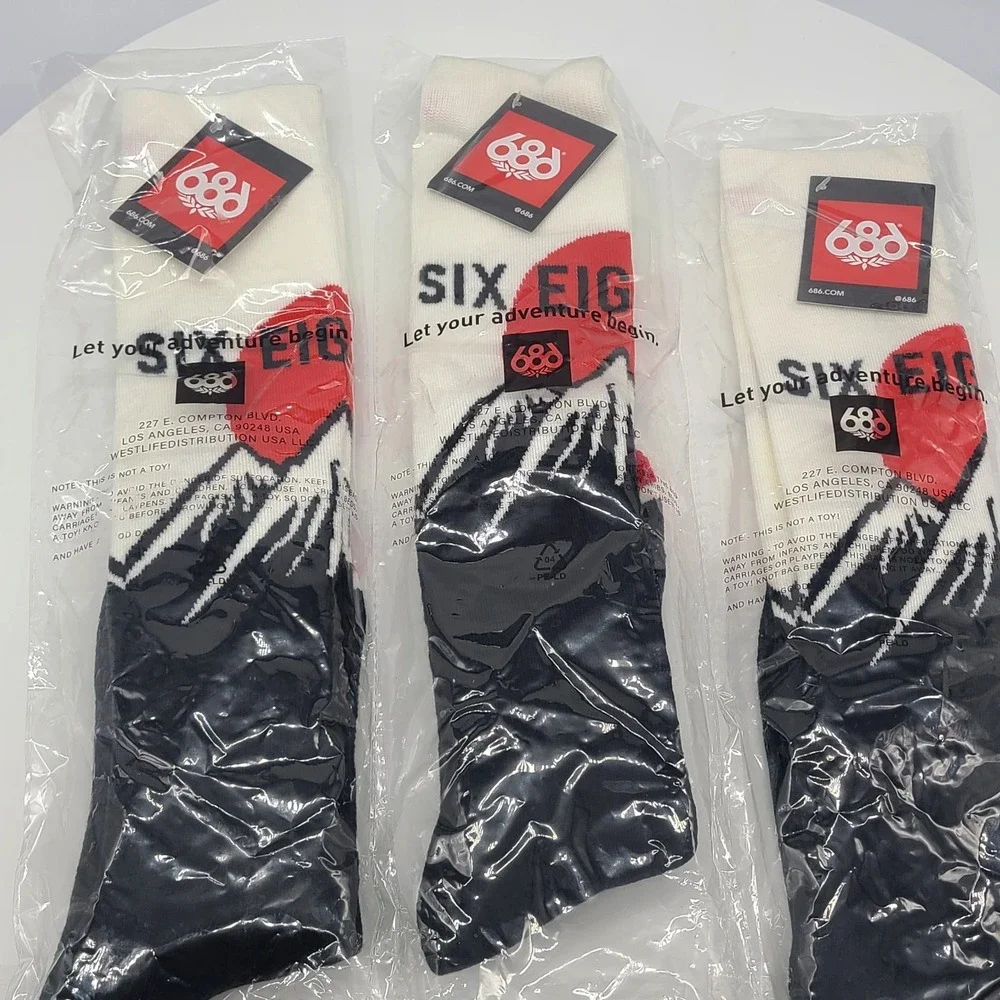 686 Sunrise Snowboard Ski Socks S/M Mountain Black White Red NWT